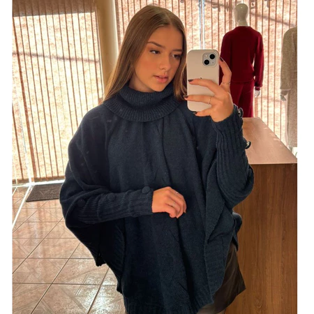 Blusa de Tricot Mousse Poncho Despojado Feminino de Inverno Tranças e Gola Boba Alta Botões - Imagem 7